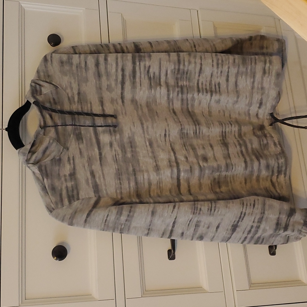 Free2B ladies sweater